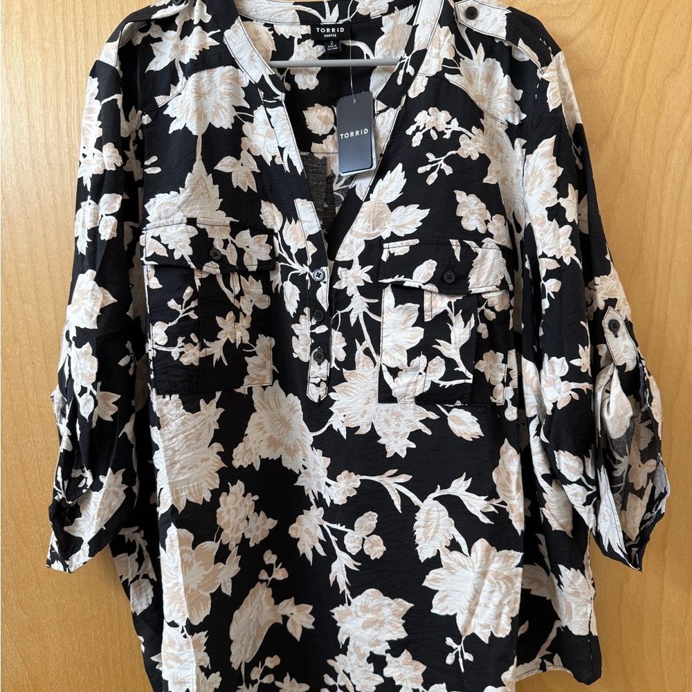 Torrid Black and Cream Floral Blouse
